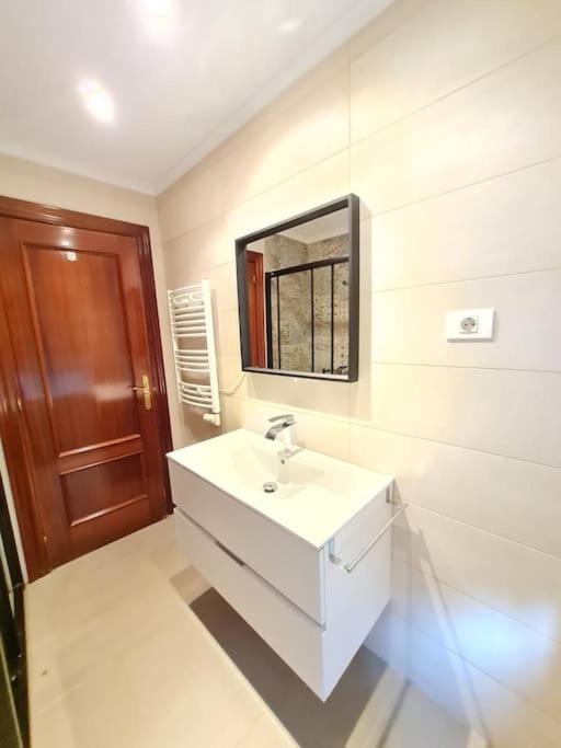 La Casita Verde. Metro Cerca Del Casco Viejo บิลเบา ภายนอก รูปภาพ